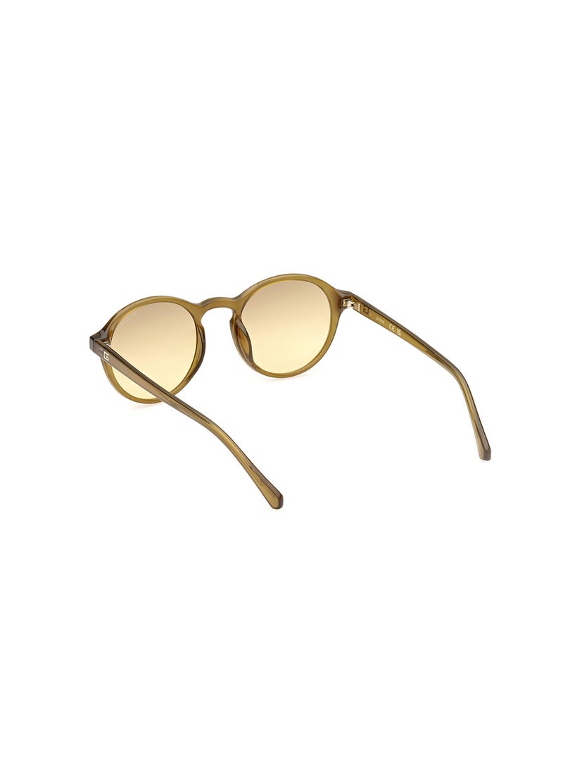 GUESS Men's UV Protection Round Shape Sunglasses - GU0006296F51 - Lens Size: 51 Mm - Shiny Dark Green - Image 3